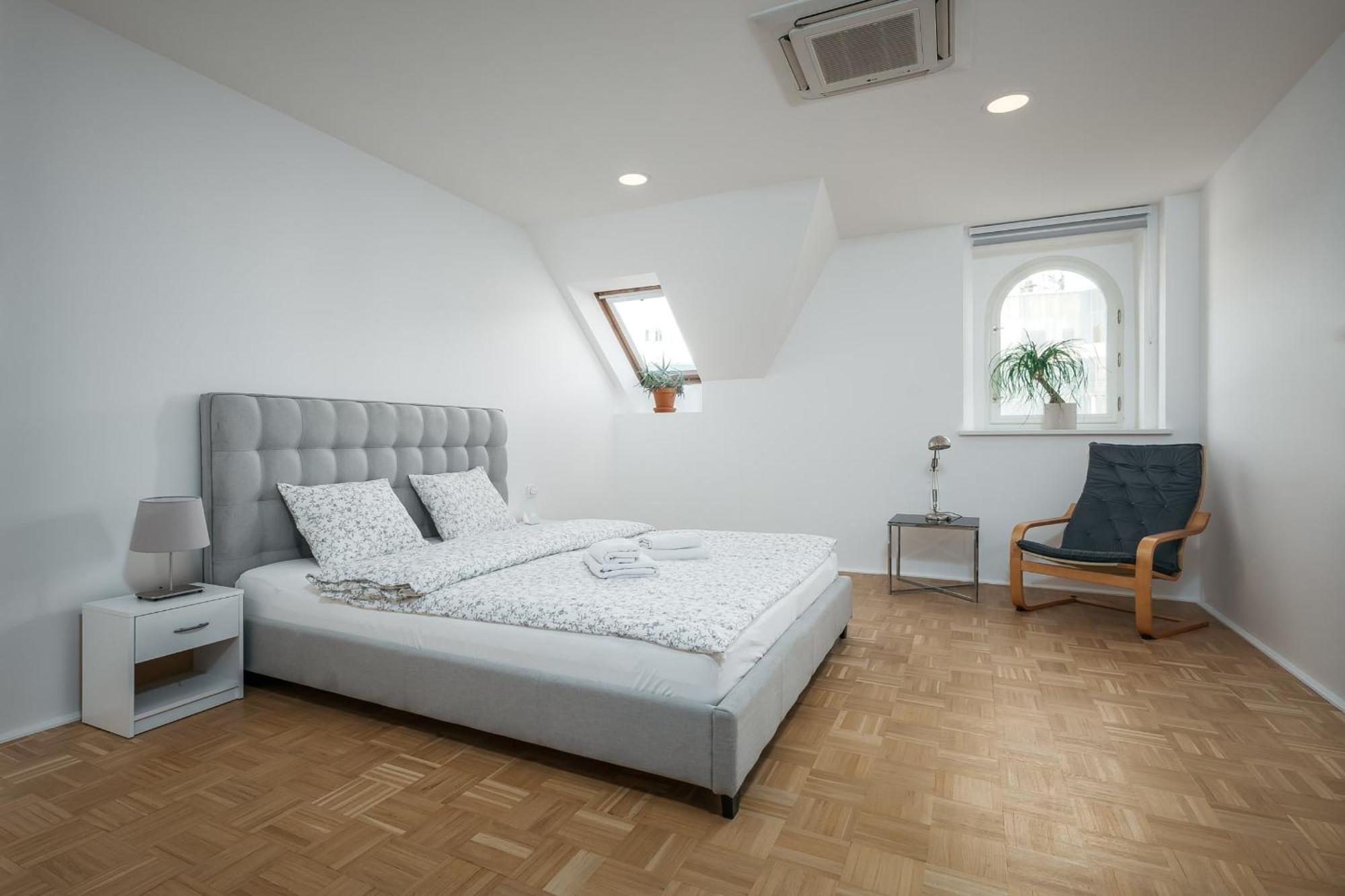 Dot 3 Bdr Apartment With Tyn Cathedral View & Ac Praga Exterior foto